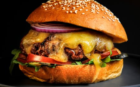 The Ultimate Juicy Cheeseburger Recipe: Tips for the Perfect Burger