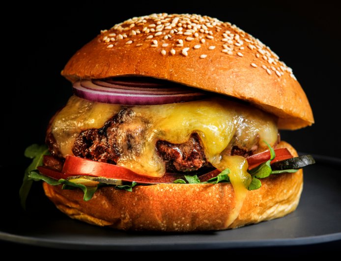 The Ultimate Juicy Cheeseburger Recipe: Tips for the Perfect Burger