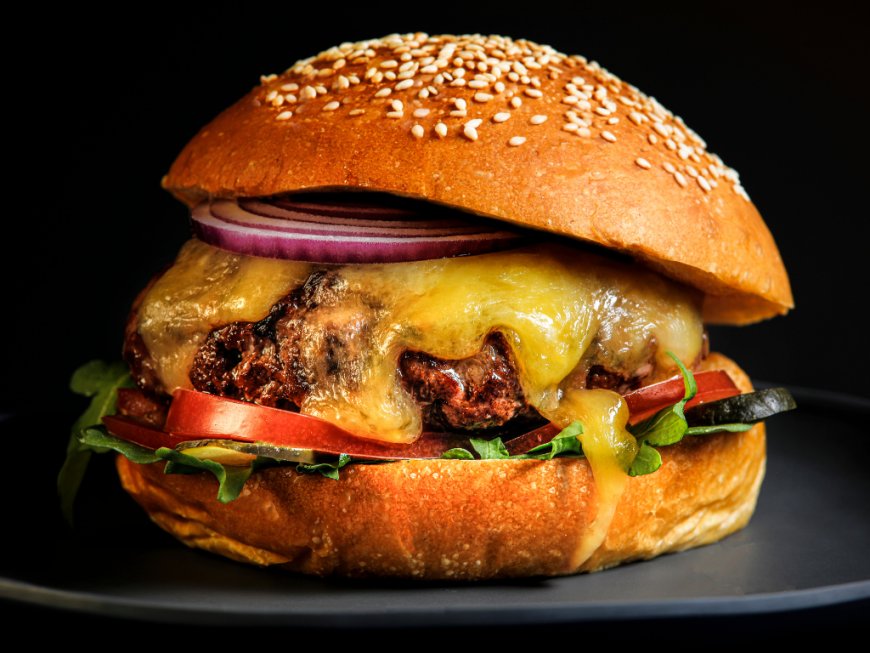 The Ultimate Juicy Cheeseburger Recipe: Tips for the Perfect Burger
